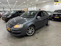 Grijs Gebruikt 2008 VW Jetta Trendline Sedan | € 3.499 (Eerlijke prijs)