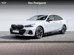 M brooklyn grau (c4p) Gebruikt 2024 BMW 550e Performance Sedan | € 83.900