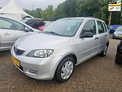 Grijs Gebruikt 2004 Mazda 2 Exclusive MPV | € 699 (Eerlijke prijs)