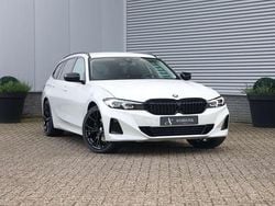 Wit Gebruikt 2023 BMW 320e Executive Stationwagen | € 33.750 (Super prijs)