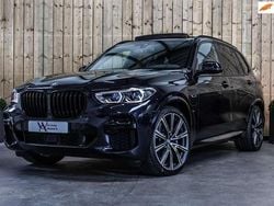 Zwart, metallic lak Gebruikt 2021 BMW X5 M Sport SUV | € 61.950 (Eerlijke prijs)