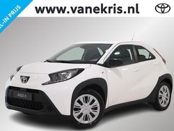 Wit Nieuw 2025 Toyota Aygo X Play SUV | € 20.995