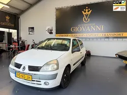 Wit Gebruikt 2004 Renault Clio II Luxe Hatchback | € 650 (Eerlijke prijs)