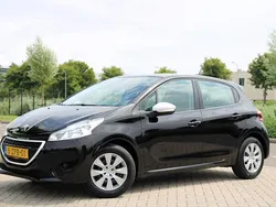Zwart Gebruikt 2015 Peugeot 208 Hatchback | € 5.950 (Eerlijke prijs)