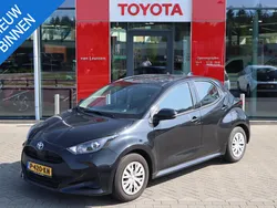 Zwart Gebruikt 2022 Toyota Yaris Active Hatchback | € 17.890 (Eerlijke prijs)