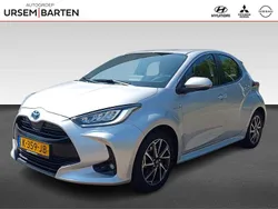 Grijs Gebruikt 2020 Toyota Yaris Hybrid Business Edition Hatchback | € 18.925 (Eerlijke prijs)