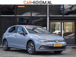 Grijs Gebruikt 2023 VW Golf VIII Hatchback | € 25.450