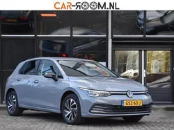 Grijs Gebruikt 2023 VW Golf VIII Hatchback | € 28.950 (Eerlijke prijs)