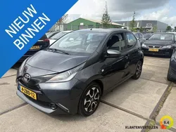 Grijs Gebruikt 2014 Toyota Aygo X-play Hatchback | € 6.950 (Iets duurder)