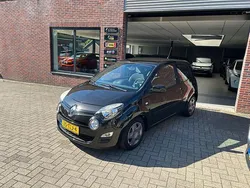 Zwart Gebruikt 2012 Renault Twingo Dynamique Hatchback | € 6.250 (Iets duurder)