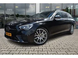 Zwart Gebruikt 2022 Mercedes E300 AMG line Stationwagen | € 41.900 (Goede deal)