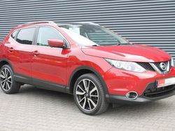Rood, metallic lak Gebruikt 2015 Nissan Qashqai Tekna SUV | € 12.890 (Iets duurder)