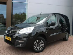 Zwart Gebruikt 2020 Peugeot Partner Allure MPV | € 14.900