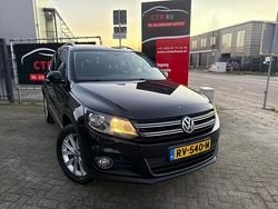 Zwart (metallic) Gebruikt 2013 VW Tiguan Comfortline SUV | € 8.750 (Eerlijke prijs)