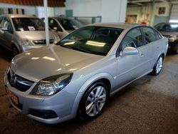Grijs Gebruikt 2009 Opel Vectra GTS Executive Hatchback | € 4.250 (Eerlijke prijs)