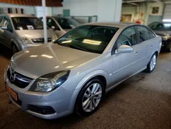 Grijs Gebruikt 2009 Opel Vectra GTS Executive Hatchback | € 4.250 (Iets duurder)
