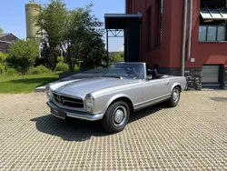 Zilver180 silbergrau Gebruikt 1966 Mercedes 230 Cabriolet | € 69.900