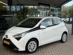 Wit Gebruikt 2019 Toyota Aygo X-play Hatchback | € 8.745 (Goede deal)