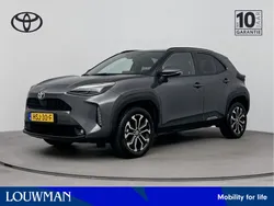 Grijs, metallic lak Gebruikt 2023 Toyota Yaris Cross Limited SUV | € 28.945 (Eerlijke prijs)