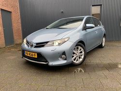 Blauw Gebruikt 2013 Toyota Auris Business Edition Hatchback | € 5.950