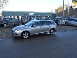 Grijs Gebruikt 2012 Volvo V60 Kinetic Stationwagen | € 2.950 (Goede deal)