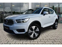 Grijs, metallic lak Gebruikt 2021 Volvo XC40 Inscription SUV | € 31.900 (Goede deal)