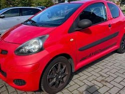 Rood Gebruikt 2010 Toyota Aygo Hatchback | € 1.500 (Goede deal)