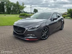 Grijs Gebruikt 2017 Mazda 3 Hatchback | € 17.998 (Eerlijke prijs)