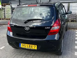Zwart Gebruikt 2010 Hyundai i20 Active MPV | € 3.900