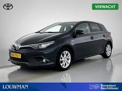 Grijs metallic Gebruikt 2017 Toyota Auris Hatchback | € 17.750 (Eerlijke prijs)