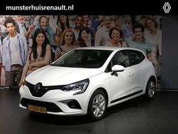 Blanc glacier 369 (licht wit) Gebruikt 2020 Renault Clio V Zen Hatchback | € 14.295 (Eerlijke prijs)