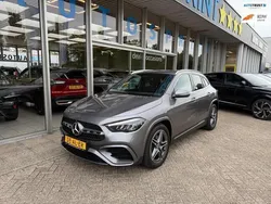 Grijs, metallic lak Gebruikt 2024 Mercedes GLA200 AMG line SUV | € 48.999
