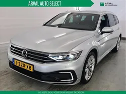 Grijs Gebruikt 2020 VW Passat Business Stationwagen | € 27.450 (Iets duurder)