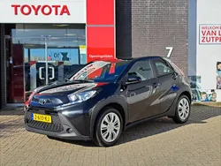 Gebruikt 2024 Toyota Aygo Play Hatchback | € 18.339 (Eerlijke prijs)