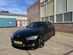 Zwart Gebruikt 2013 BMW 330 Sedan | € 22.000