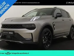 Zwart, metallic lak Nieuw 2025 Lynk & Co 01 SUV | € 46.890
