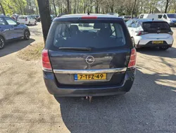Blauw Gebruikt 2006 Opel Zafira Essentia MPV | € 2.000 (Eerlijke prijs)