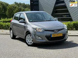 Grijs Gebruikt 2013 Hyundai i20 Hatchback | € 4.995 (Eerlijke prijs)
