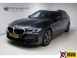 Grijs Gebruikt 2021 BMW 530e M Sport Stationwagen | € 31.950 (Goede deal)