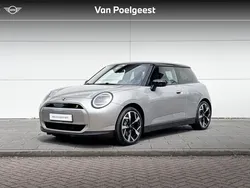 Melting silver iii Gebruikt 2024 Mini Cooper Favoured Hatchback | € 32.900 (Duur)