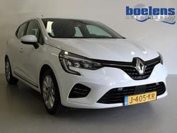 Wit Gebruikt 2020 Renault Clio V Intens Hatchback | € 12.687 (Eerlijke prijs)