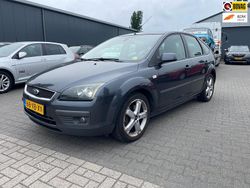 Grijs Gebruikt 2007 Ford Focus Hatchback | € 2.250 (Goede deal)