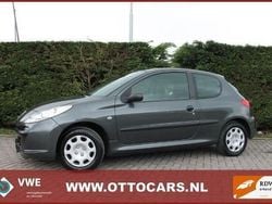 Grijs Gebruikt 2012 Peugeot 206 Access Hatchback | € 4.750