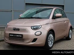 Rood Nieuw 2024 Fiat 500e Urban Hatchback | € 26.445 (Eerlijke prijs)