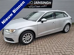 Grijs, metallic lak Gebruikt 2014 Audi A3 Sportback Ambition Hatchback | € 11.900 (Eerlijke prijs)