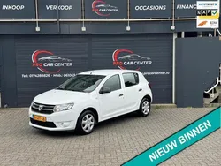 Wit, metallic lak Gebruikt 2014 Dacia Sandero Ambiance Hatchback | € 4.499 (Eerlijke prijs)