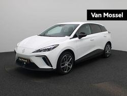 Wit Gebruikt 2023 MG MG4 EV Luxury Hatchback | € 22.900 (Eerlijke prijs)