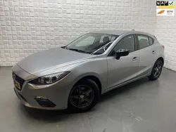 Grijs, metallic lak Gebruikt 2015 Mazda 3 Hatchback | € 10.249 (Eerlijke prijs)