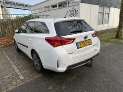 Gebruikt 2013 Toyota Auris Hybrid Edition Sedan | € 7.900 (Eerlijke prijs)