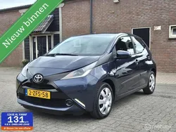 Blauw Gebruikt 2015 Toyota Aygo X-play Hatchback | € 7.950 (Eerlijke prijs)